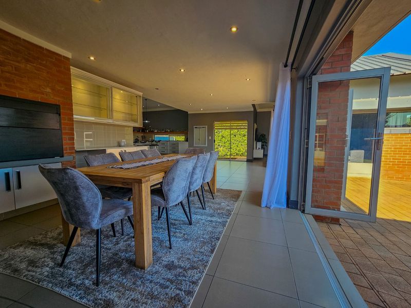 4 Bedroom Contemporary Home for sale in a Midstream Ridge Estate - Photo 10