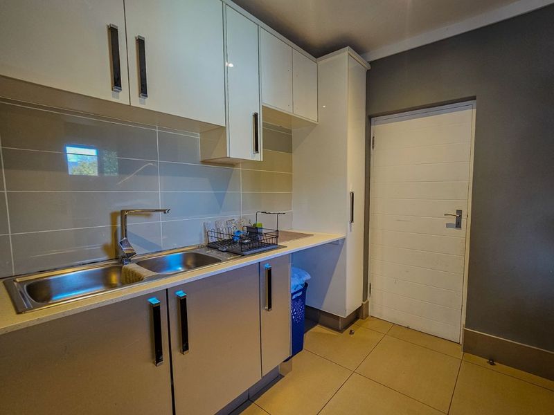 4 Bedroom Contemporary Home for sale in a Midstream Ridge Estate - Photo 8