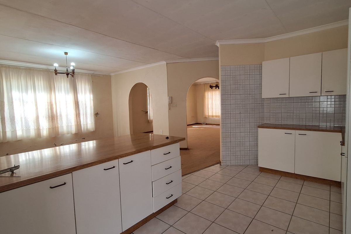 Town House close to town for sale - Photo 4