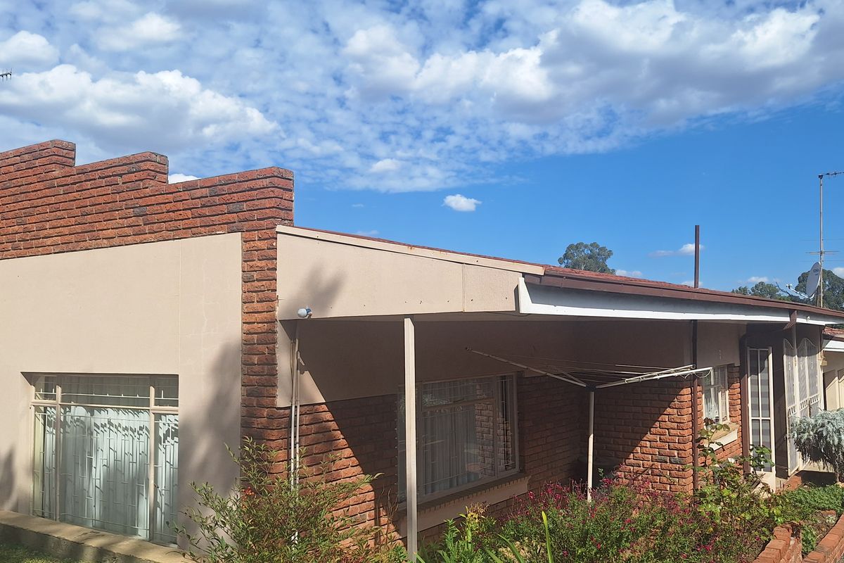 Town House close to town for sale - Photo 2