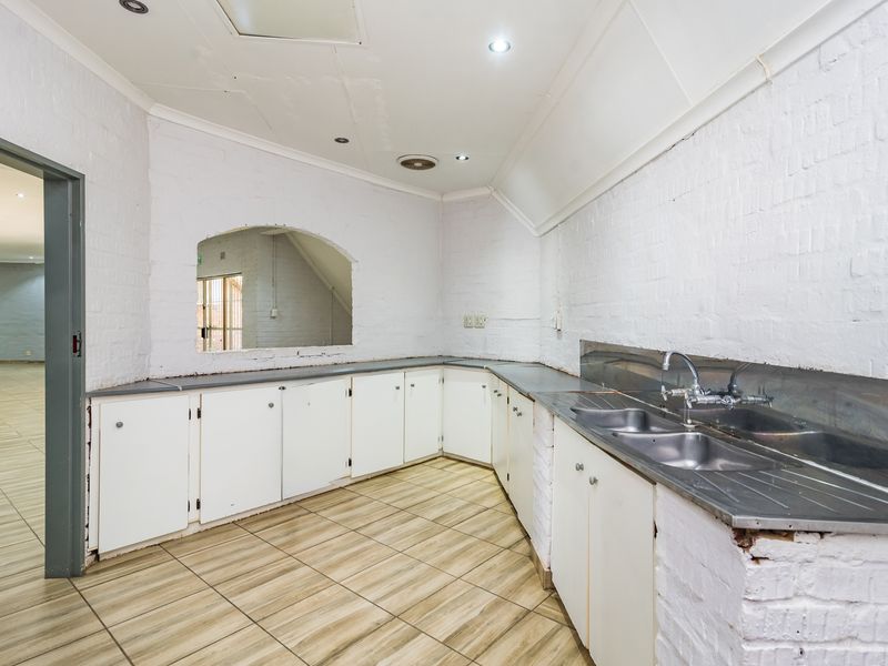 Fantastic Commercial and Investment Facility Ready for Usage!!! - Photo 3