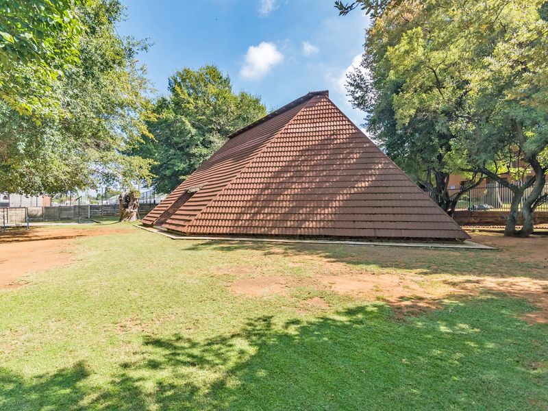 Fantastic Commercial and Investment Facility Ready for Usage!!! - Photo 8