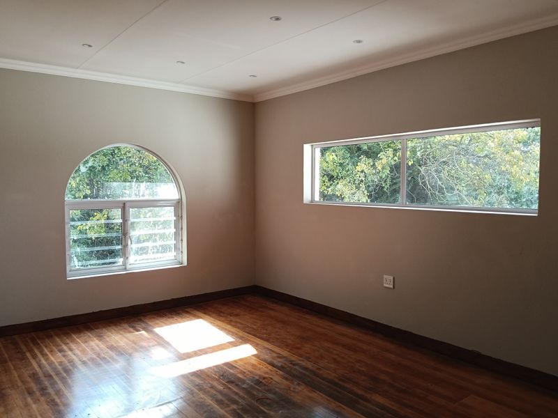 Charming, Fully renovated Apartment Close to Korsman’s Bird Sanctuary - Photo 2