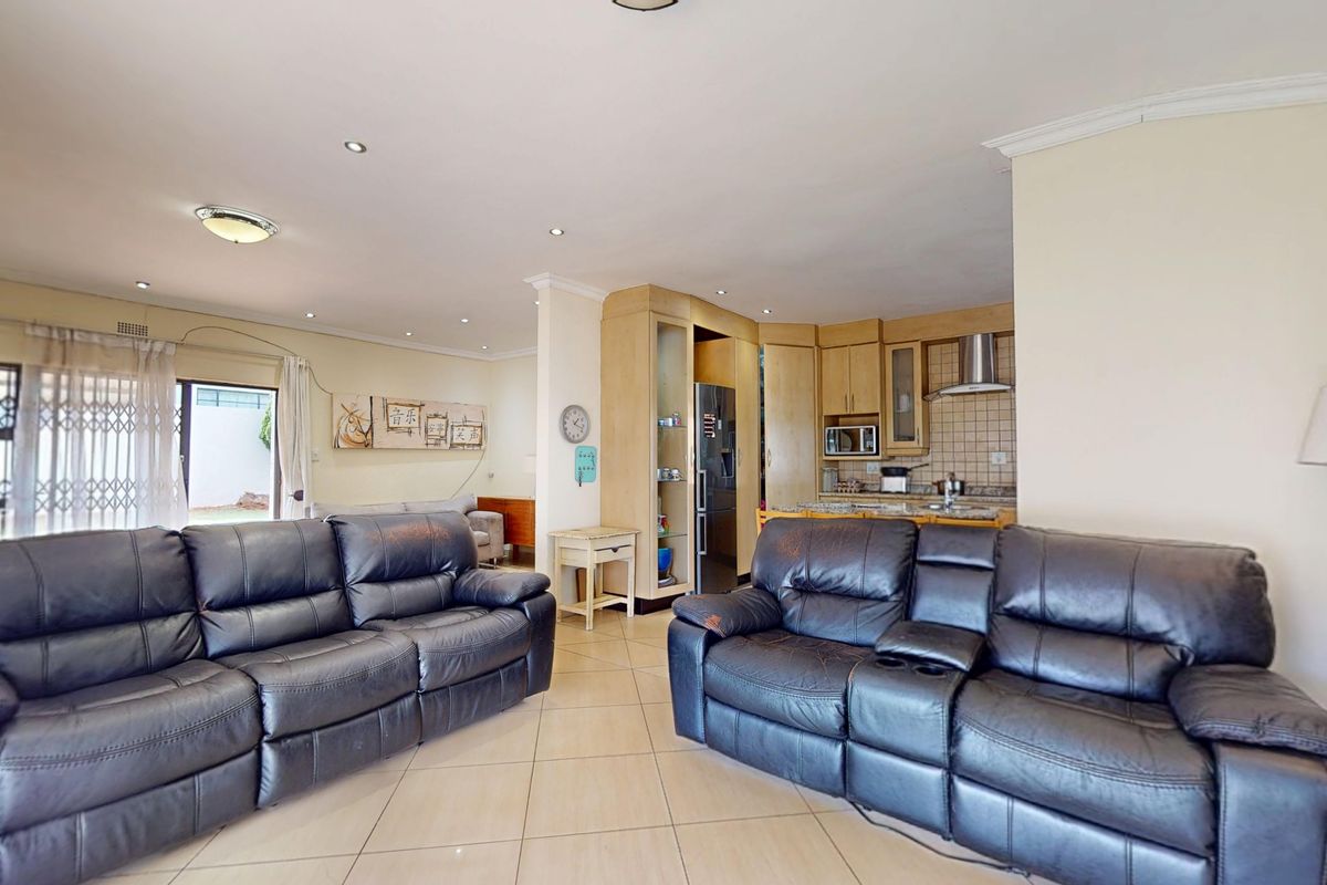 Starting to bid from R1,295,000! Non-Distressed Live Luxury Auction! - Photo 5