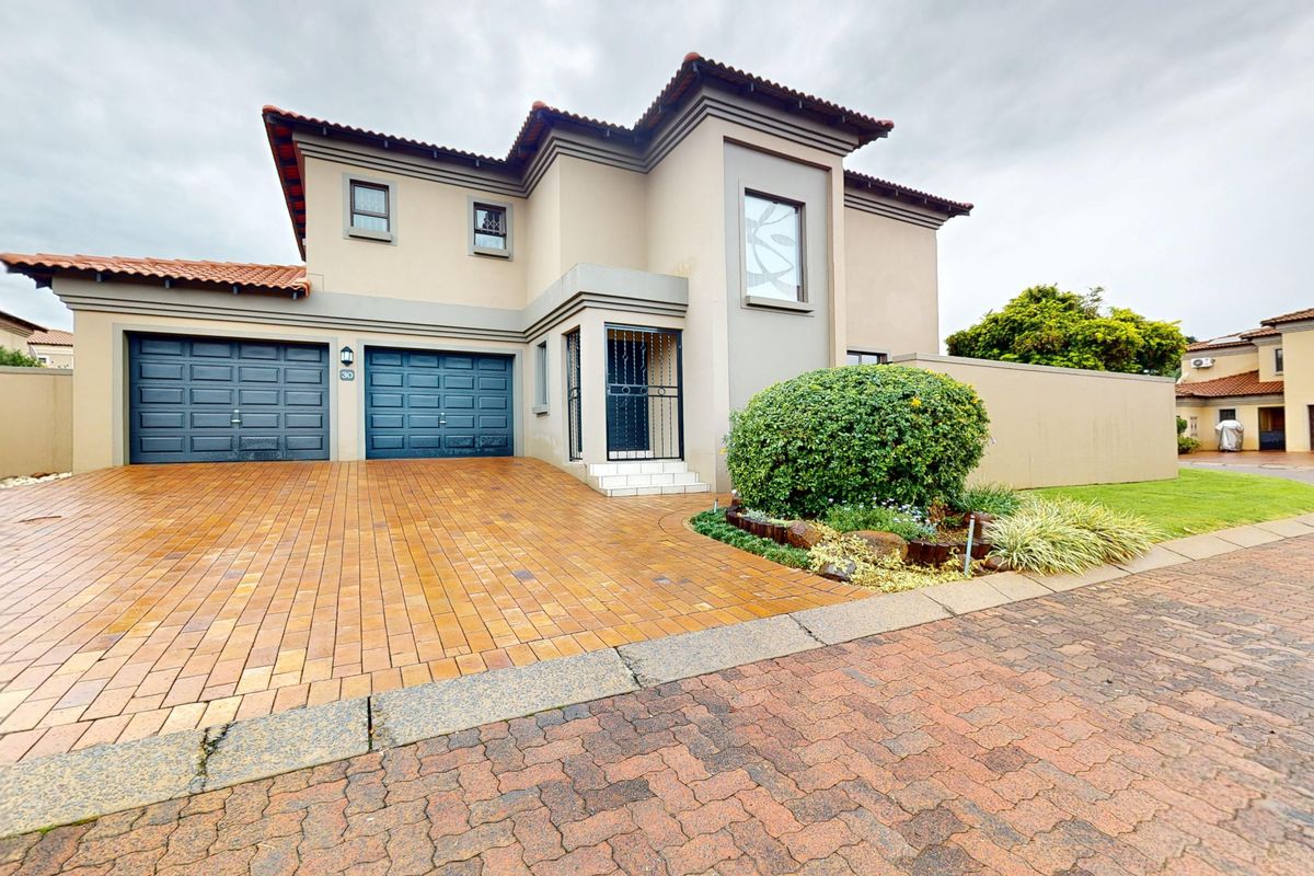 Off the Grid, On the Mark: The Ultimate Self-Sufficient Sanctuary - Photo 2