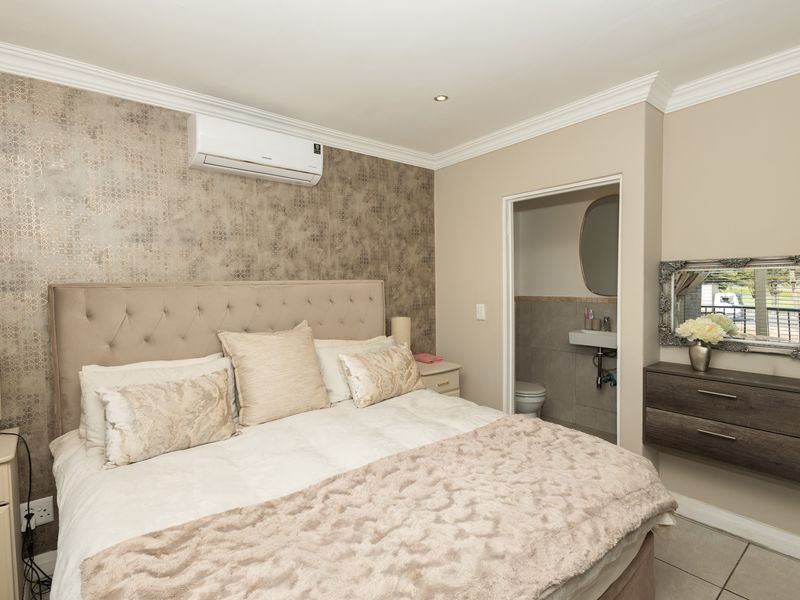 Modern Luxury and Effortless Living in Willow Creek Estate - Photo 10