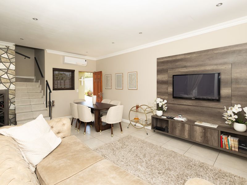 Modern Luxury and Effortless Living in Willow Creek Estate - Photo 6