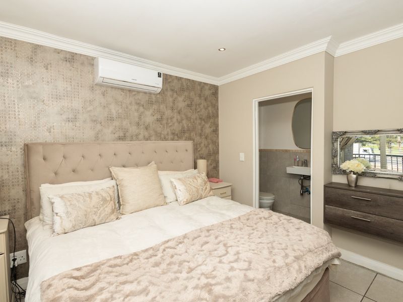 Modern Luxury and Effortless Living in Willow Creek Estate - Photo 10