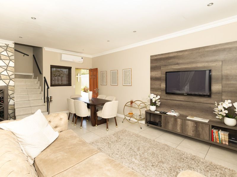 Modern Luxury and Effortless Living in Willow Creek Estate - Photo 6
