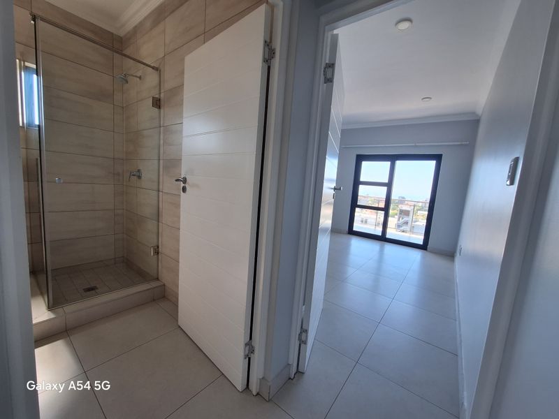 Penthouse with Exclusive Rooftop Garden - Photo 8