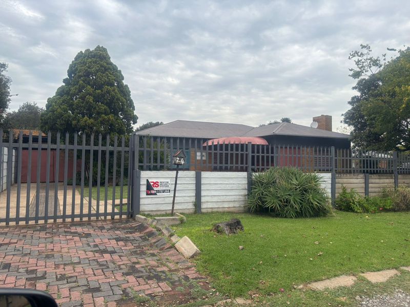 3 spacious Bedroom house for sale-Idea investment for opportunity - Photo 8