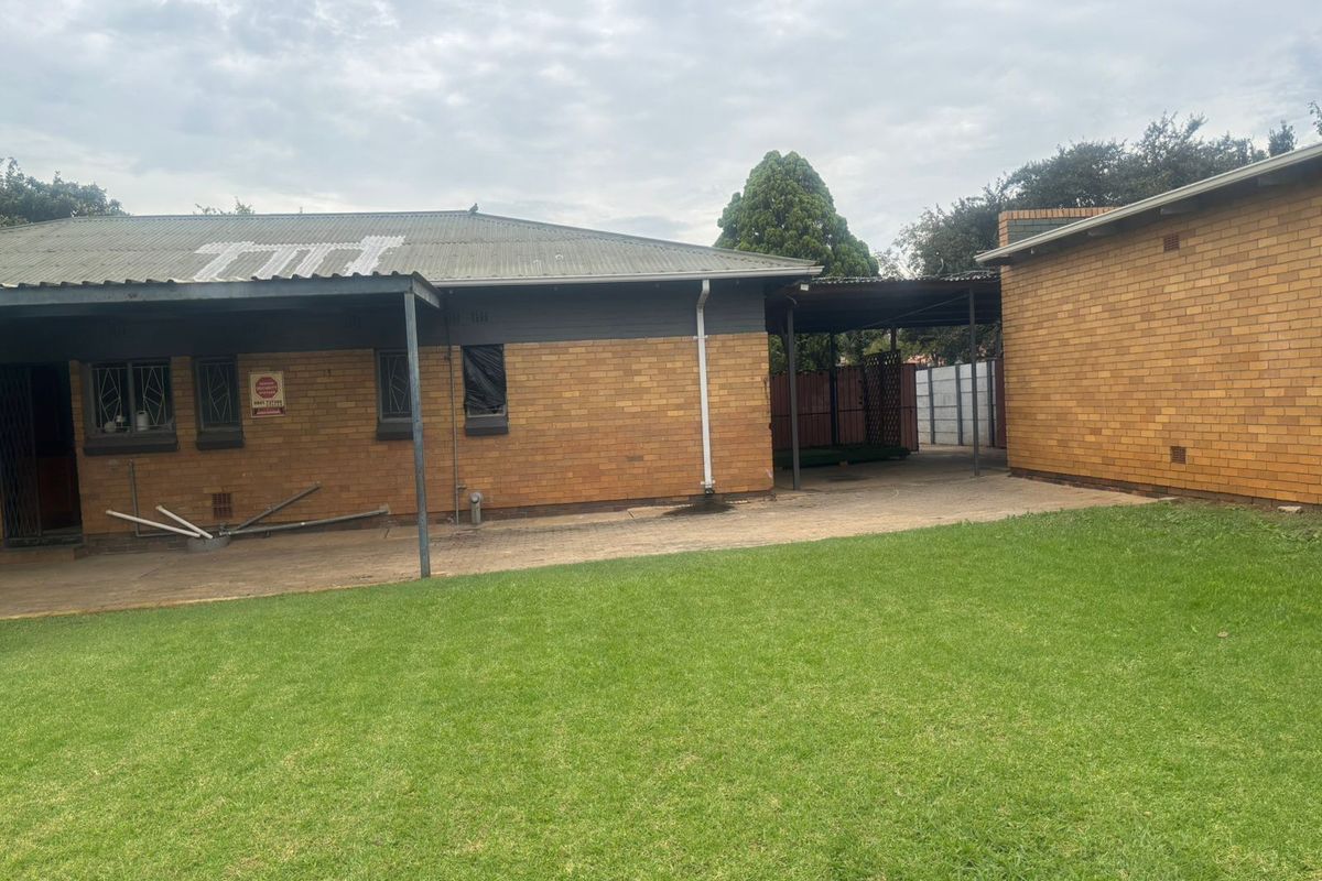 3 spacious Bedroom house for sale-Idea investment for opportunity - Photo 4