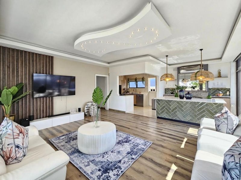 Executive Home And Guest House On Millionaires Mile Bluff - Photo 8