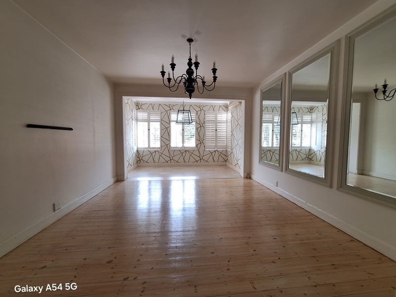 Ground Floor Unit - Photo 3