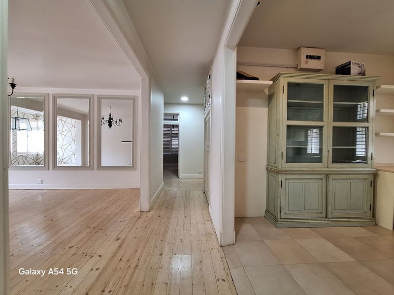 Ground Floor Unit - Photo 2