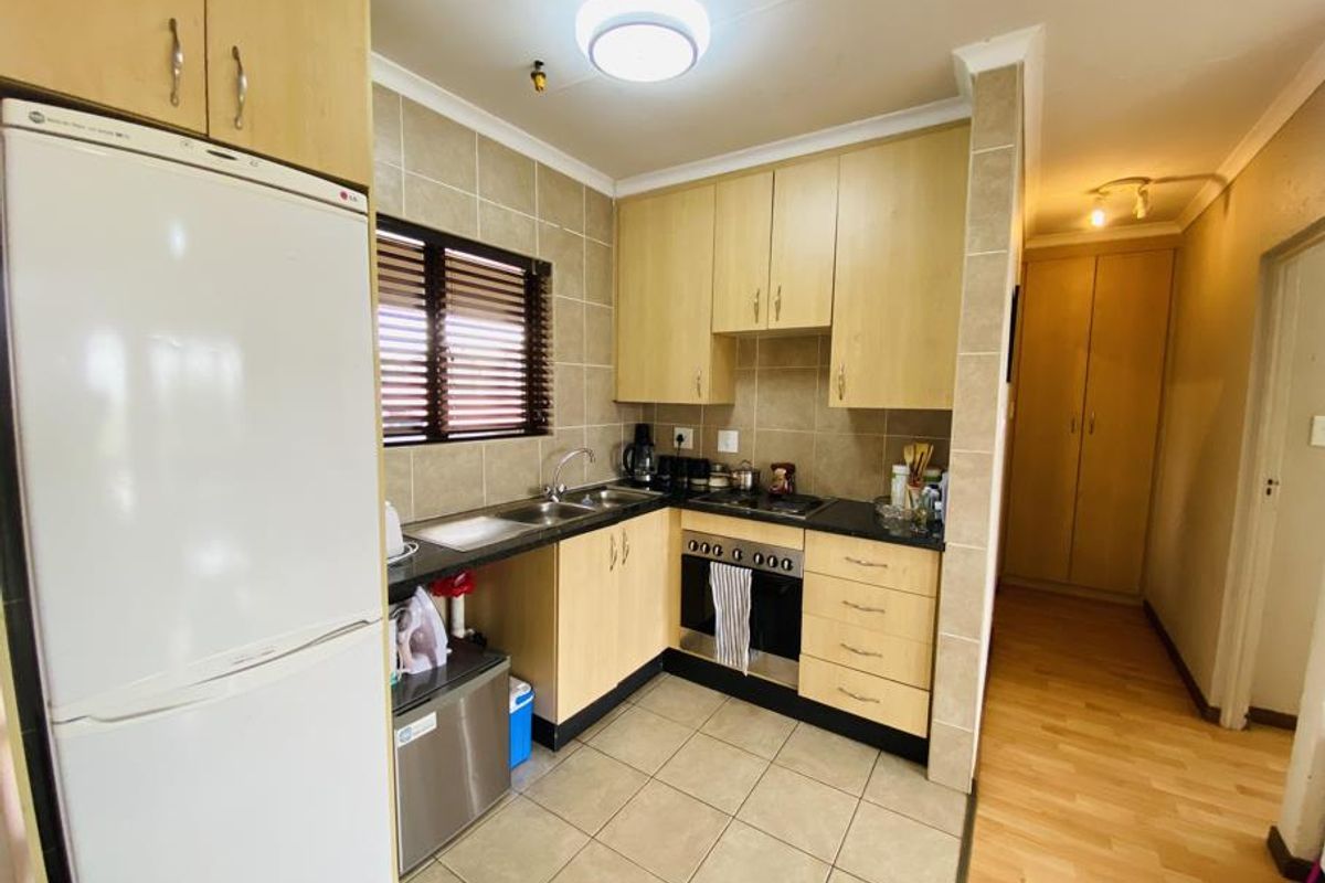 1 Bedroom Ground Floor Unit in Helderwyk Estate, No Transfer Cost Payable - Photo 4