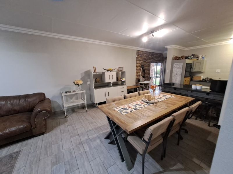 Modern Family Townhouse with Exceptional Comfort - Photo 2