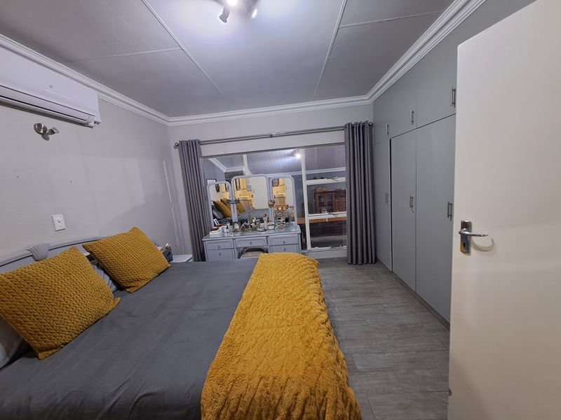 Modern Family Townhouse with Exceptional Comfort - Photo 5