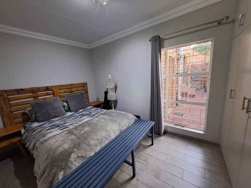 Modern Family Townhouse with Exceptional Comfort - Photo 7