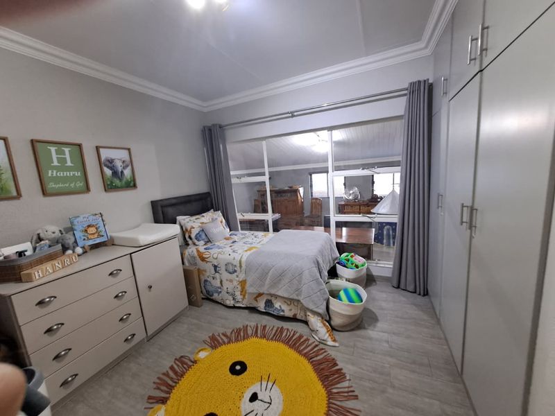 Modern Family Townhouse with Exceptional Comfort - Photo 8