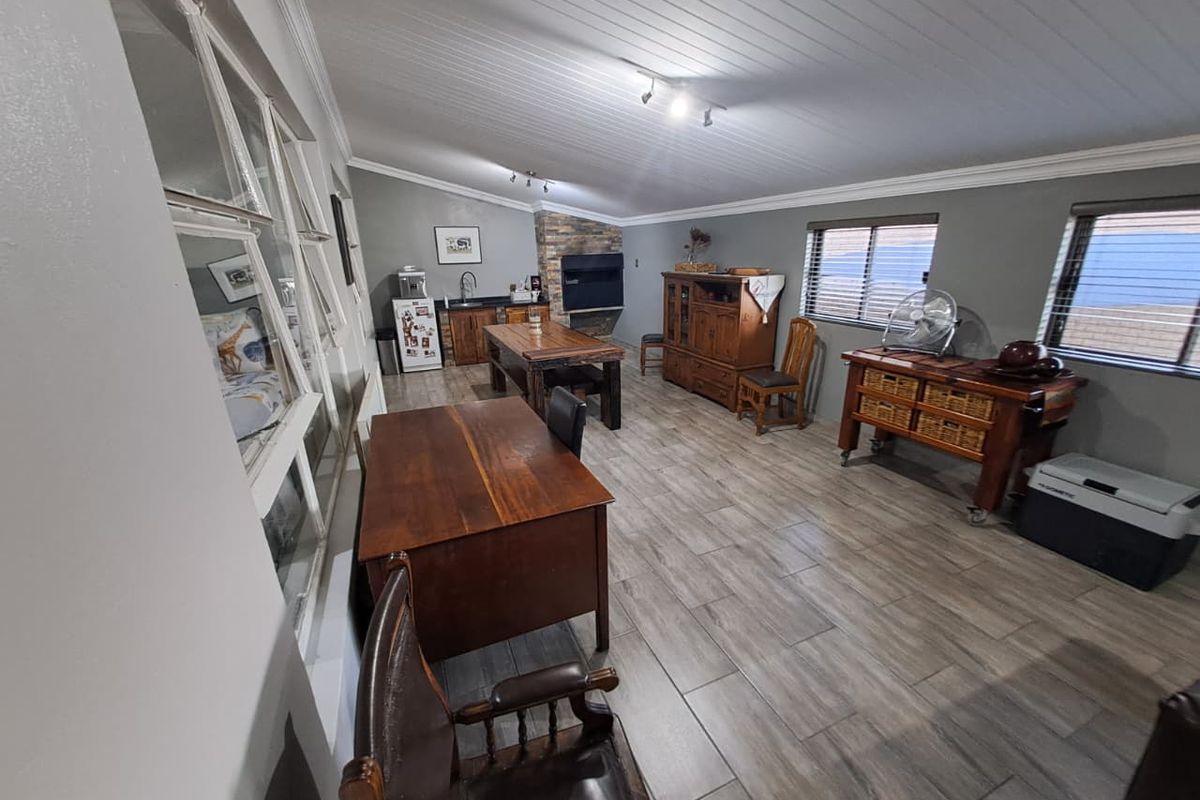 Modern Family Townhouse with Exceptional Comfort - Photo 3