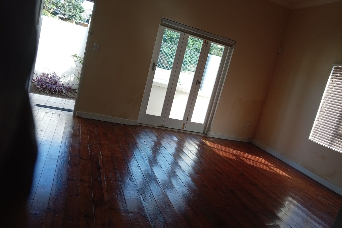 Charming 2-Bedroom Home in Cambridge - Photo 4