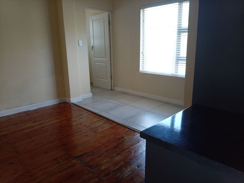 Charming 2-Bedroom Home in Cambridge - Photo 10