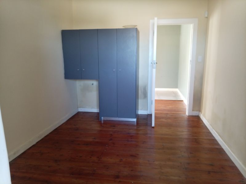 Charming 2-Bedroom Home in Cambridge - Photo 9