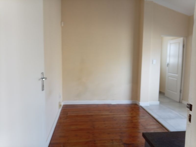 Charming 2-Bedroom Home in Cambridge - Photo 7