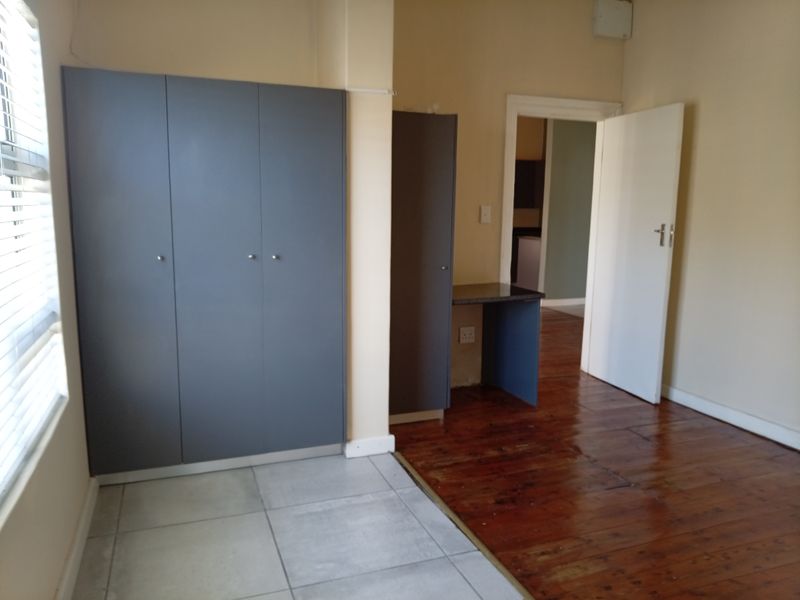 Charming 2-Bedroom Home in Cambridge - Photo 6