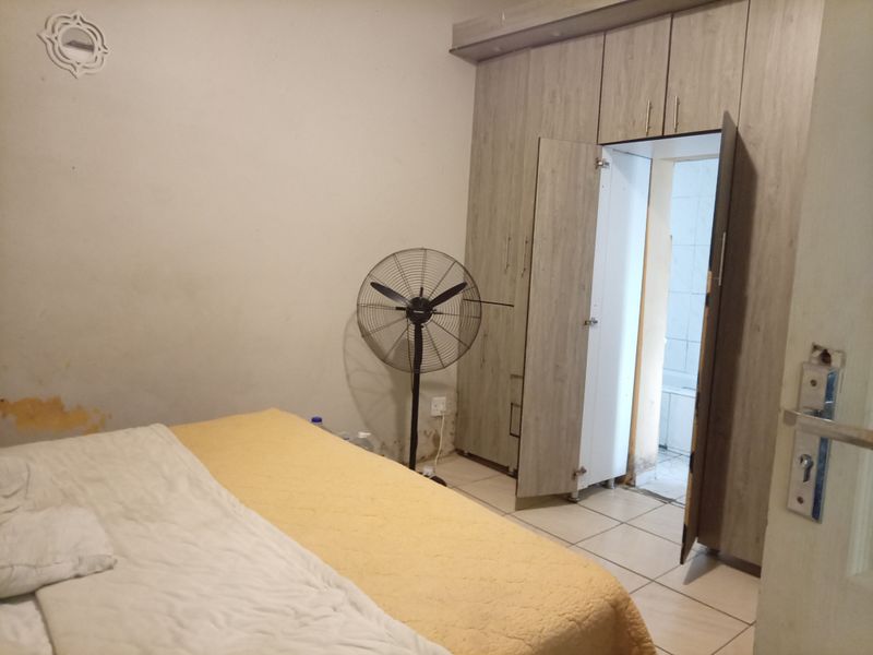 "Modern and Spacious Family Home for Sale at Quigney in East London - Photo 5