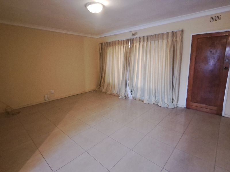 Lovely 3 Bedroom Family Home - Photo 3