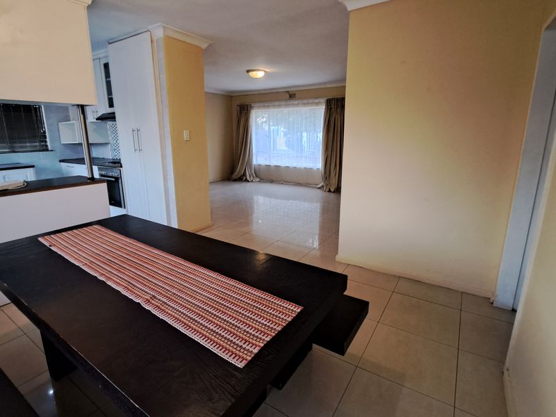 Lovely 3 Bedroom Family Home - Photo 5