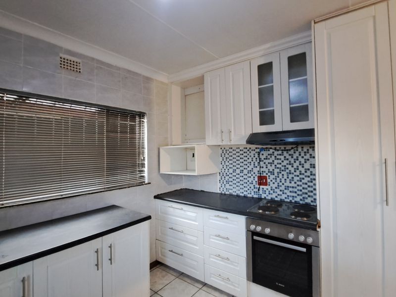 Lovely 3 Bedroom Family Home - Photo 7