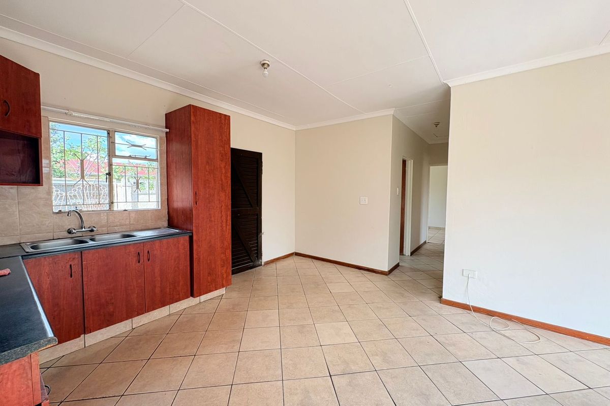 Flat Rental Monthly In Newcastle - Photo 2