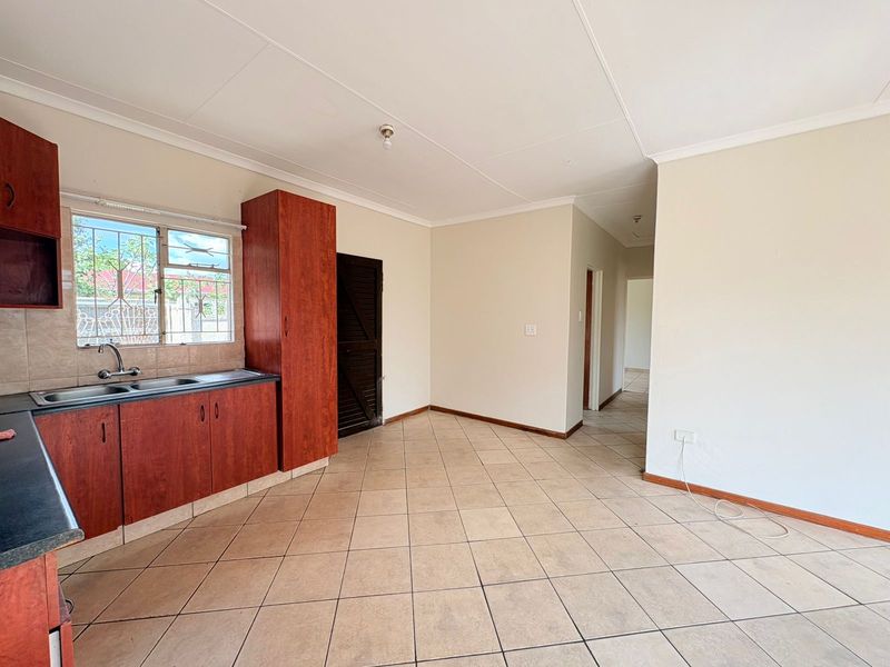 Flat Rental Monthly In Newcastle - Photo 2