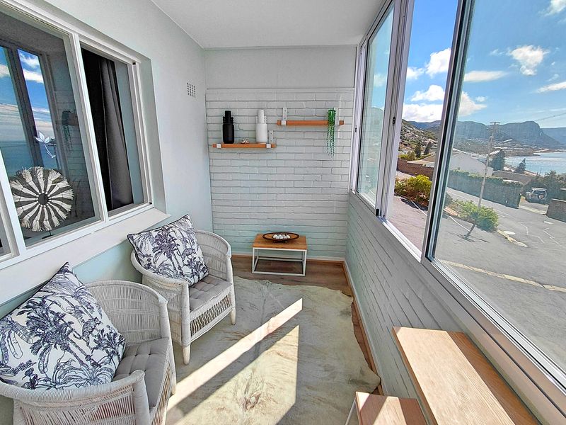 Sophisticated. Stylish. Serene. - Photo 2