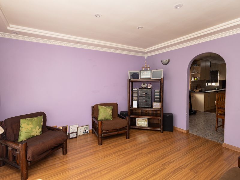 4-Bedroom Family Home for Sale in Riverton – Where Comfort Meets Space - Photo 4