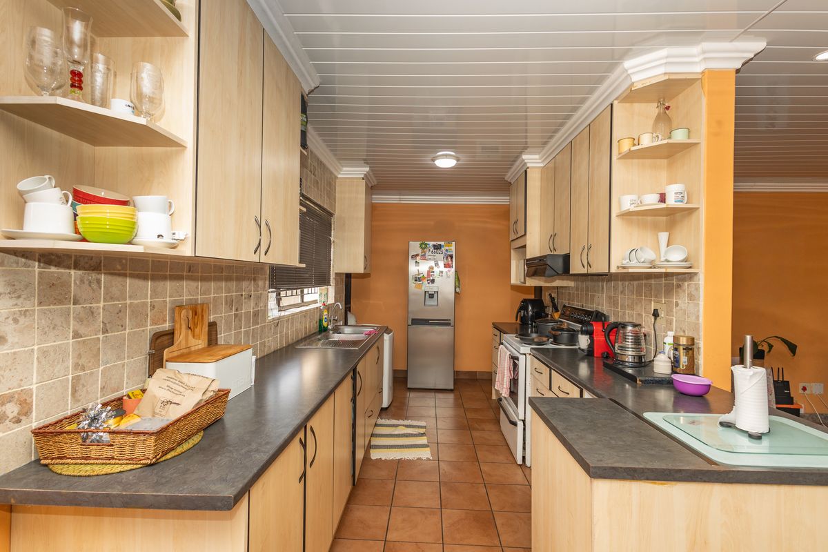 4-Bedroom Family Home for Sale in Riverton – Where Comfort Meets Space - Photo 3