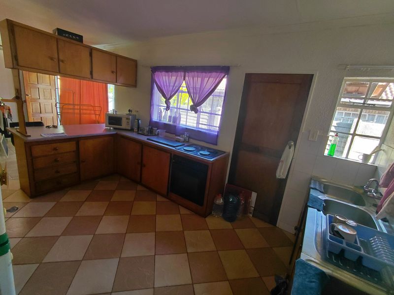 Private face-brick townhouse, Doringkruin, Klerksdorp - Photo 9