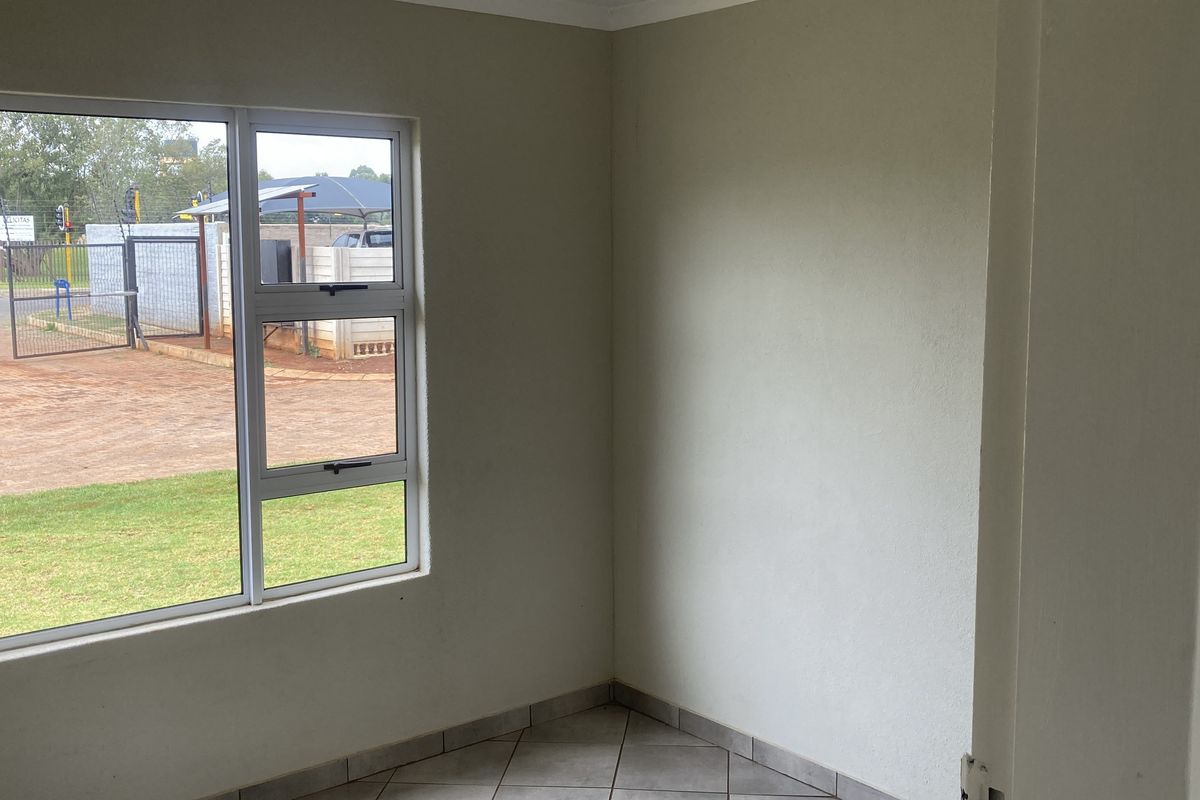 Peace of Mind Meets Modern Living – Brenthurst’s Hidden Gem - Photo 5