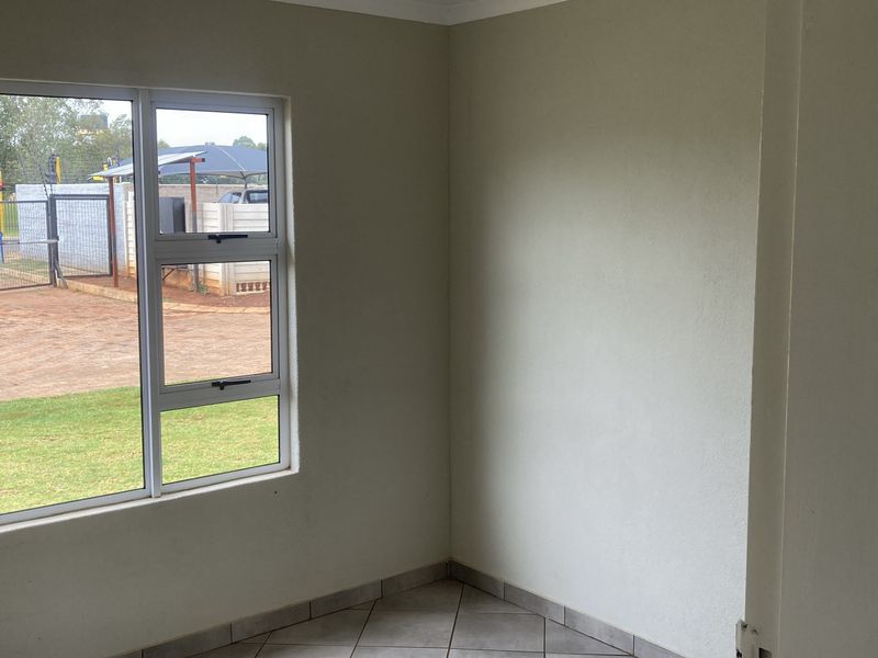 Peace of Mind Meets Modern Living – Brenthurst’s Hidden Gem - Photo 5