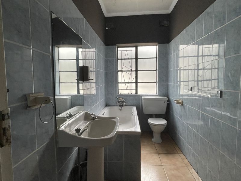 3‐Bedroom Home in the Highly Sought‐After Hazelwood Hub - Photo 8