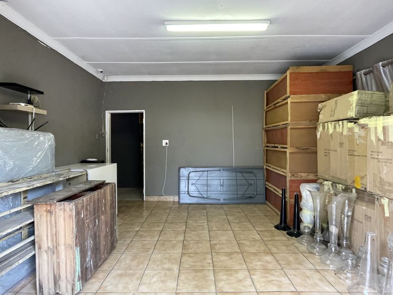 3‐Bedroom Home in the Highly Sought‐After Hazelwood Hub - Photo 6