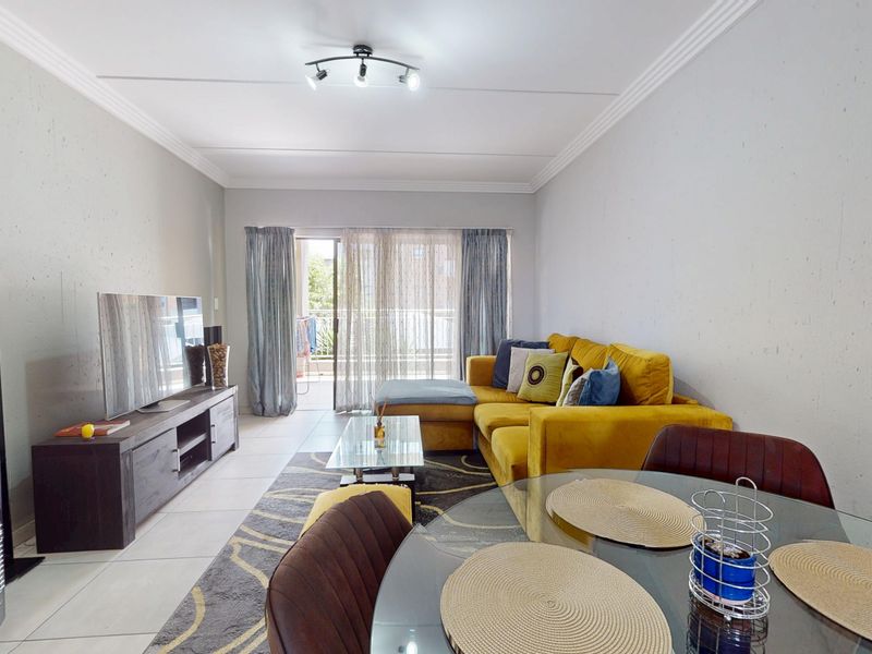 Super Neat Modern Second-Floor Apartment with amazing Complex Facilities! - Photo 6