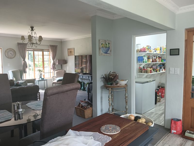 MODERN COUNTRY HOME IN RHODES VILLAGE - Photo 9