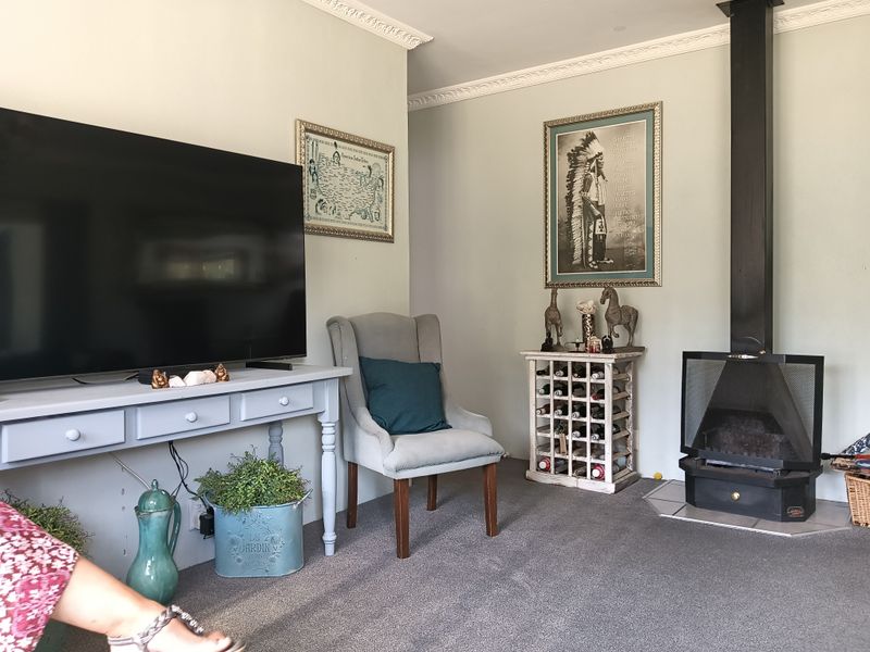 MODERN COUNTRY HOME IN RHODES VILLAGE - Photo 3