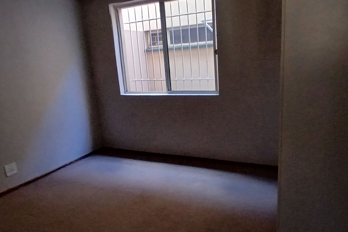 Spacious Ground Floor Gem in New Redruth - Photo 5