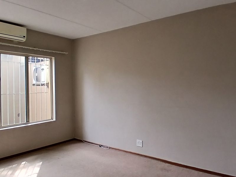 Spacious Ground Floor Gem in New Redruth - Photo 7