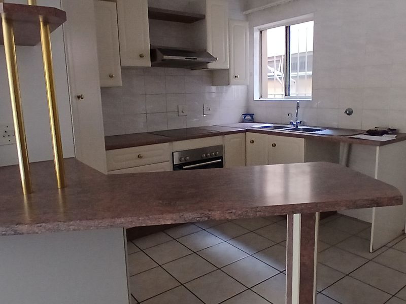 Spacious Ground Floor Gem in New Redruth - Photo 3